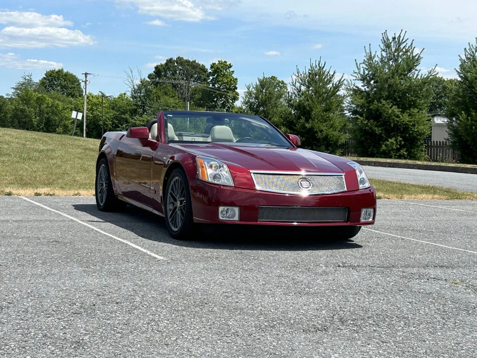 2006 Cadillac XLR-V - Image 11 of 31