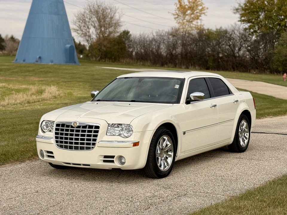 2006 Chrysler 300 (2005-2023) - Image 7 of 31
