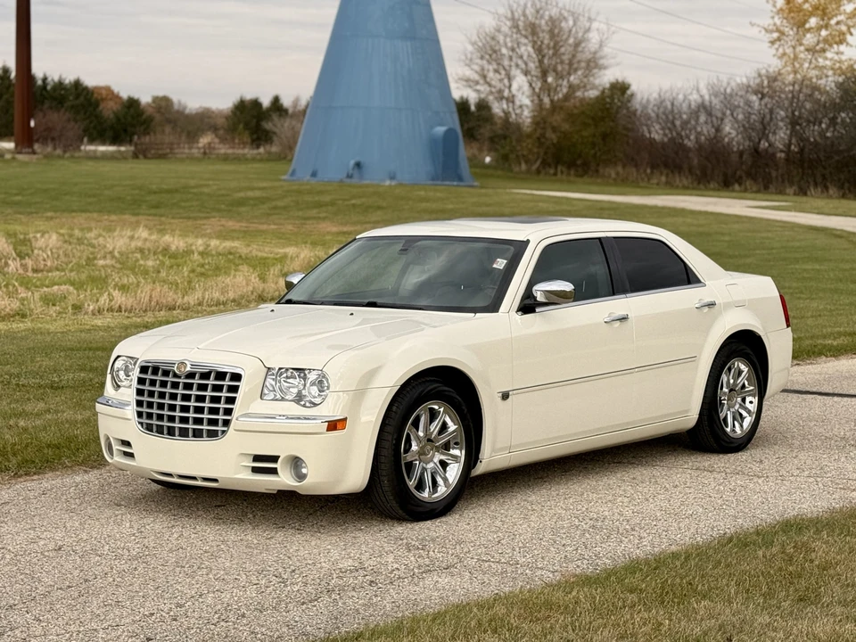 2006 Chrysler 300 (2005-2023) - Image 8 of 31