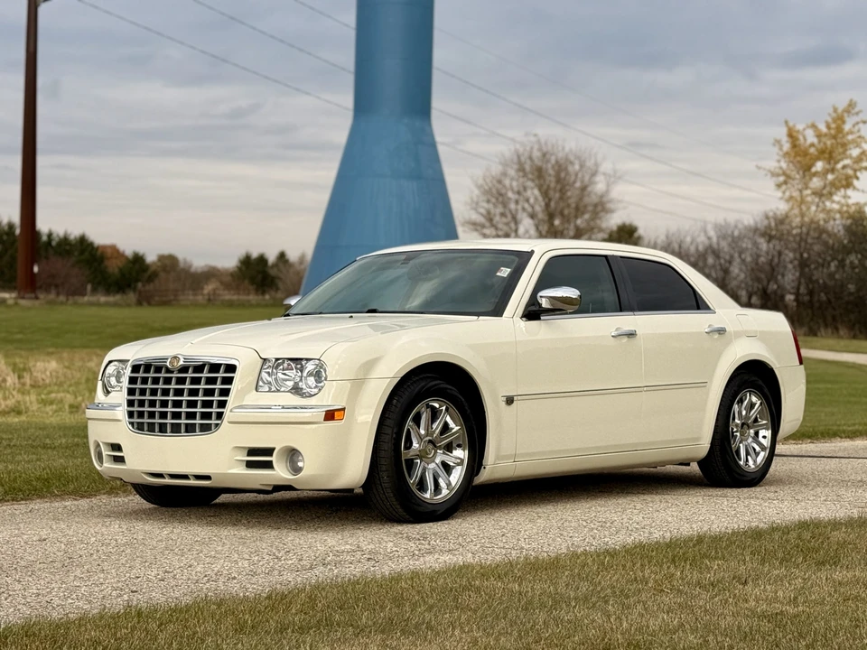 2006 Chrysler 300 (2005-2023) - Image 9 of 31