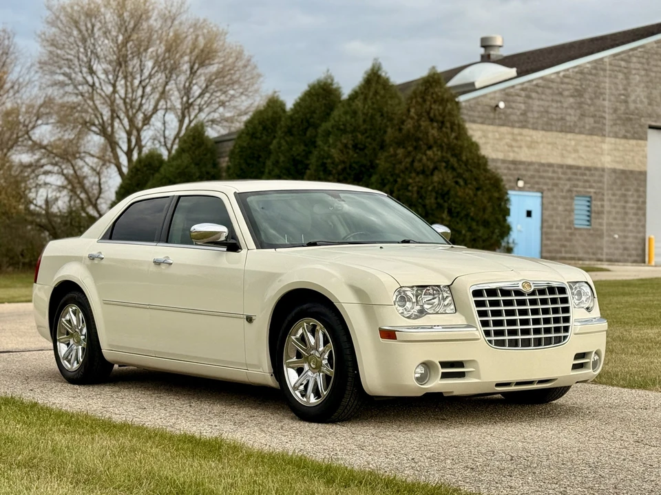 2006 Chrysler 300 (2005-2023) - Image 17 of 31