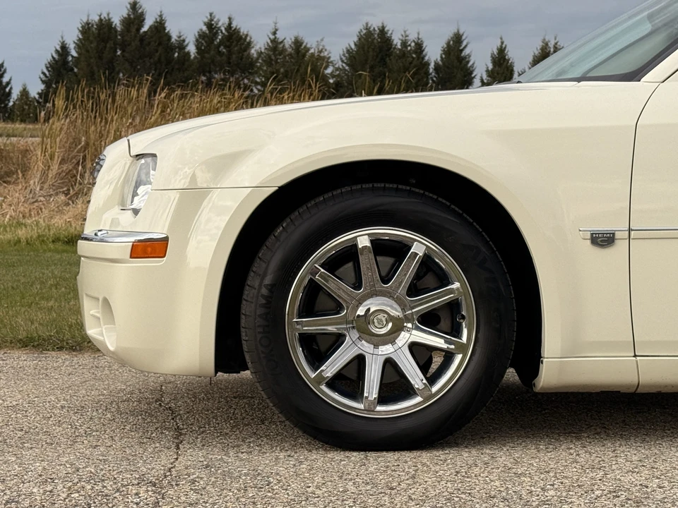 2006 Chrysler 300 (2005-2023) - Image 25 of 31
