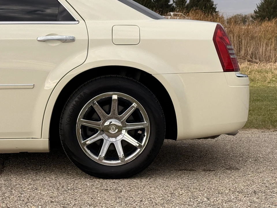 2006 Chrysler 300 (2005-2023) - Image 28 of 31