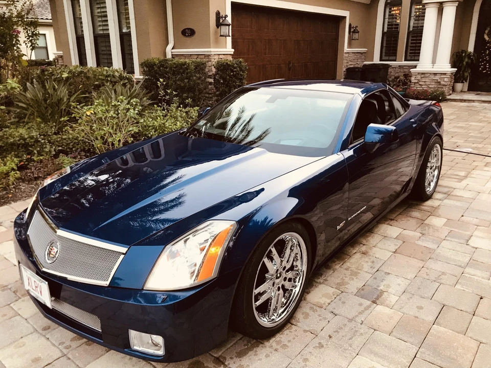 2007 Cadillac XLR-V - Image 3 of 31