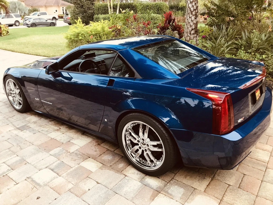 2007 Cadillac XLR-V - Image 7 of 31