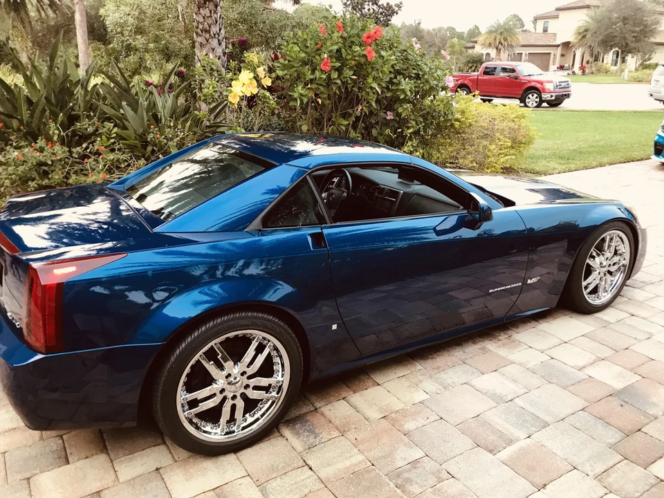 2007 Cadillac XLR-V - Image 11 of 31