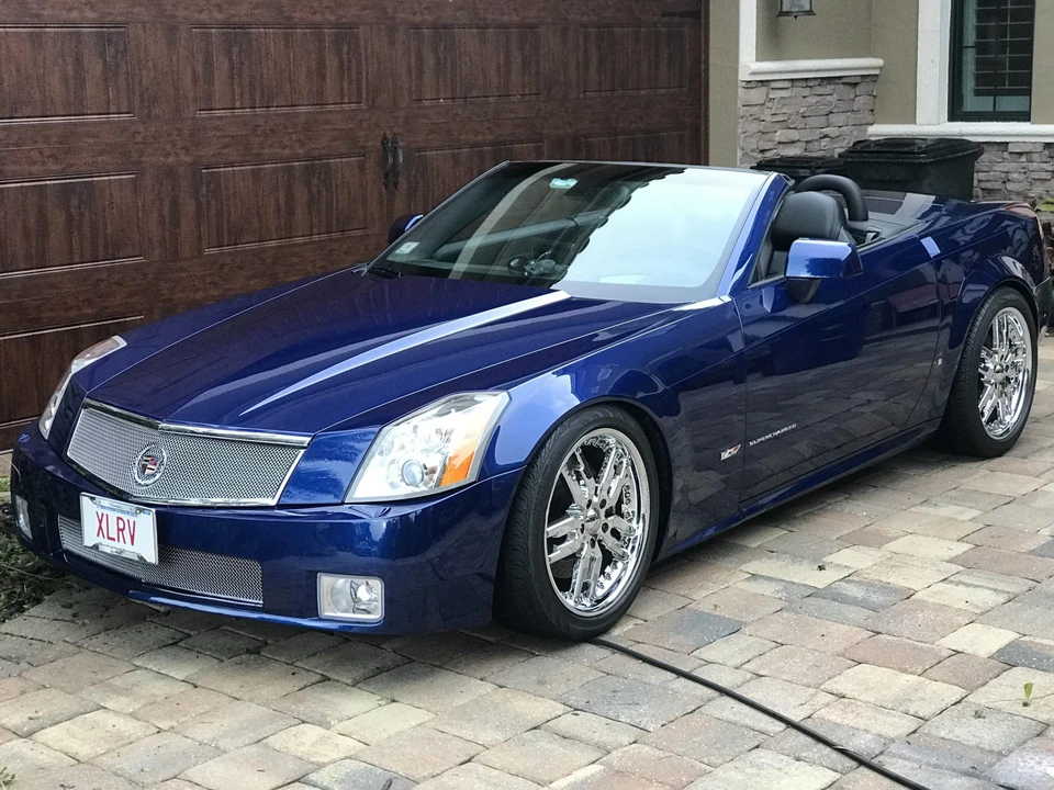 2007 Cadillac XLR-V - Image 4 of 31