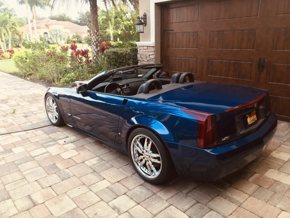 2007 Cadillac XLR-V - Image 6 of 31
