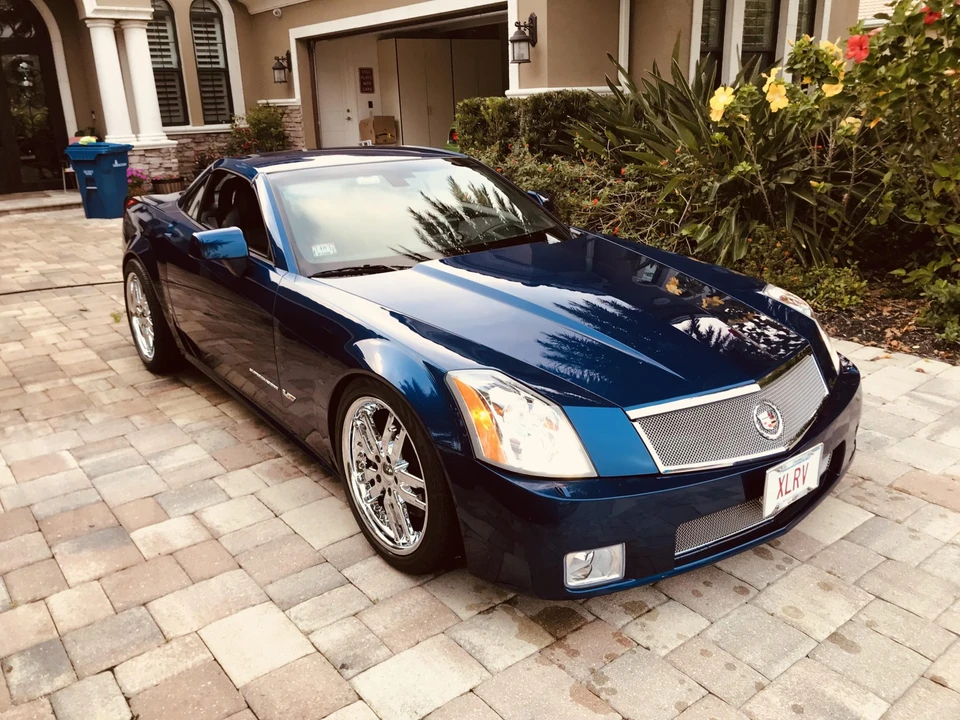 2007 Cadillac XLR-V - Image 12 of 31