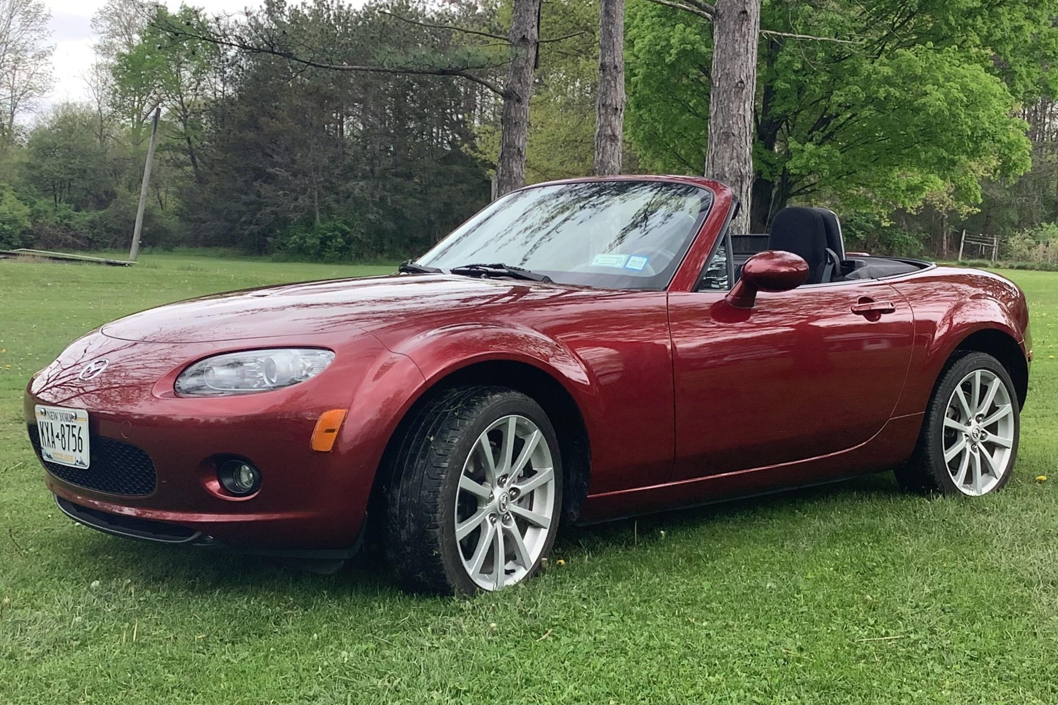 11k-Mile 2007 Mazda MX-5 Miata Touring 6-Speed