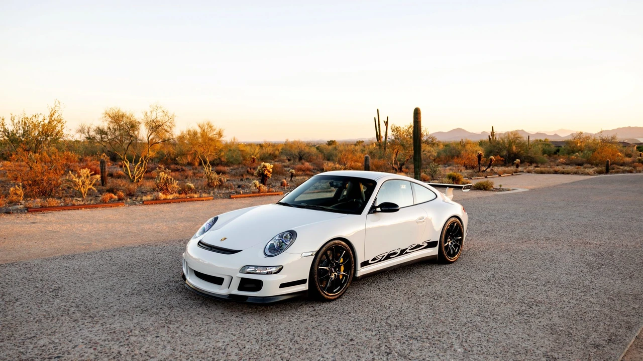 2007 Porsche 997 GT3 RS - Image 2 of 31