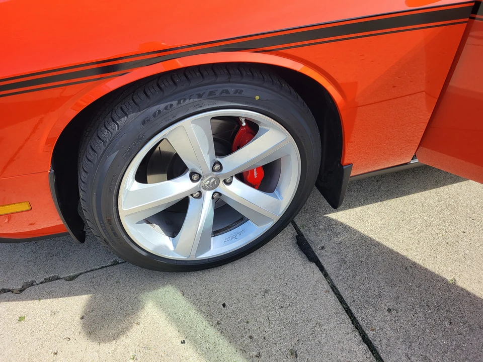 2008 Dodge Challenger SRT8 & 392 3rd Gen - Image 17 of 31