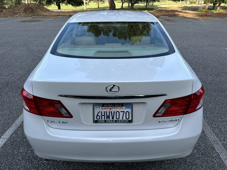 2009 Lexus ES 5th Gen - Image 17 of 31