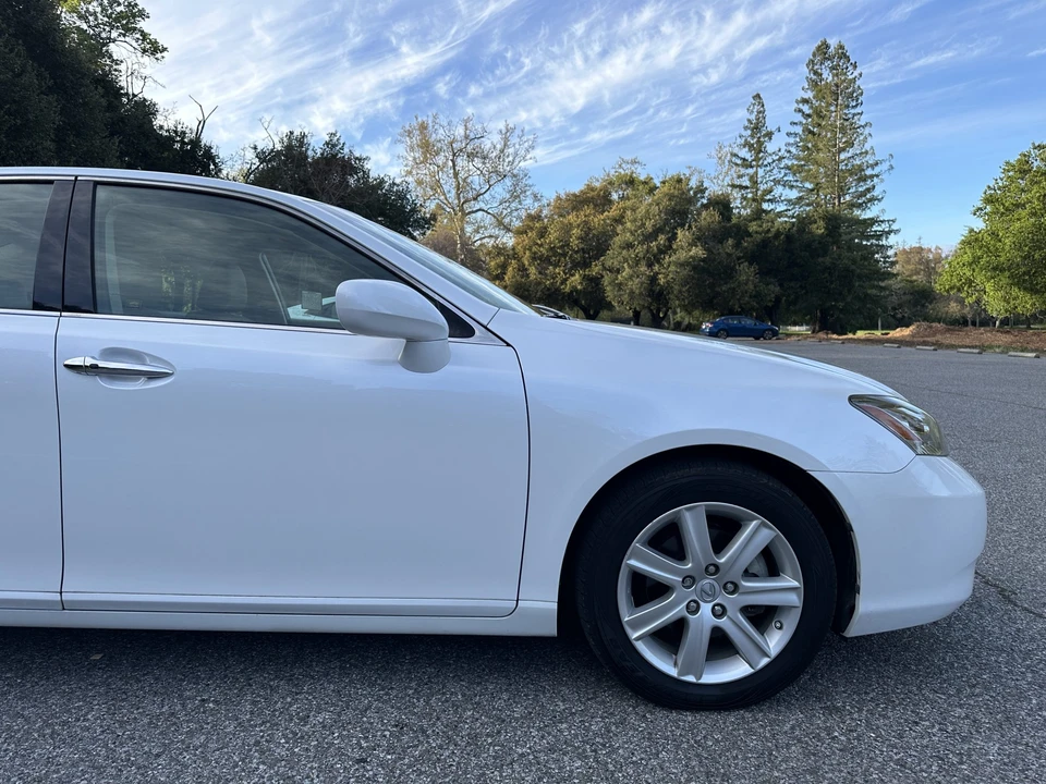 2009 Lexus ES 5th Gen - Image 16 of 31