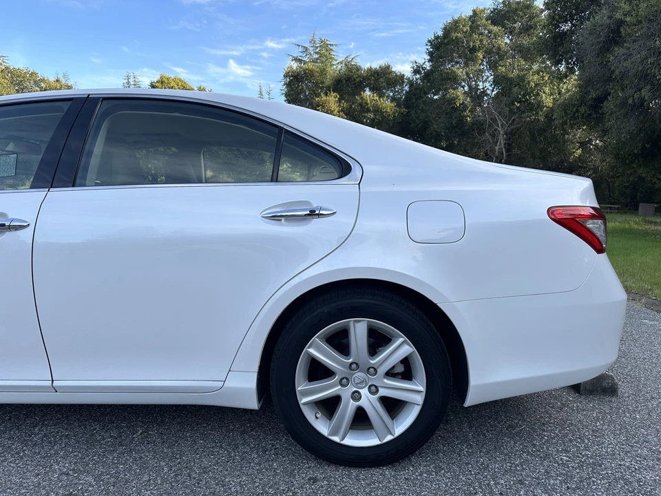 2009 Lexus ES 5th Gen - Image 14 of 31