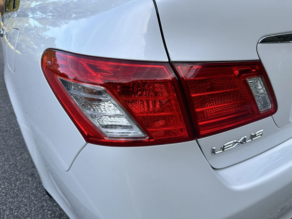 2009 Lexus ES 5th Gen - Image 27 of 31