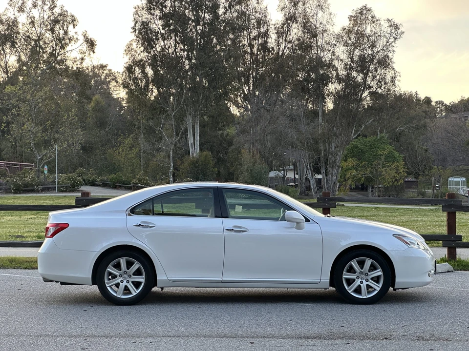2009 Lexus ES 5th Gen - Image 6 of 31