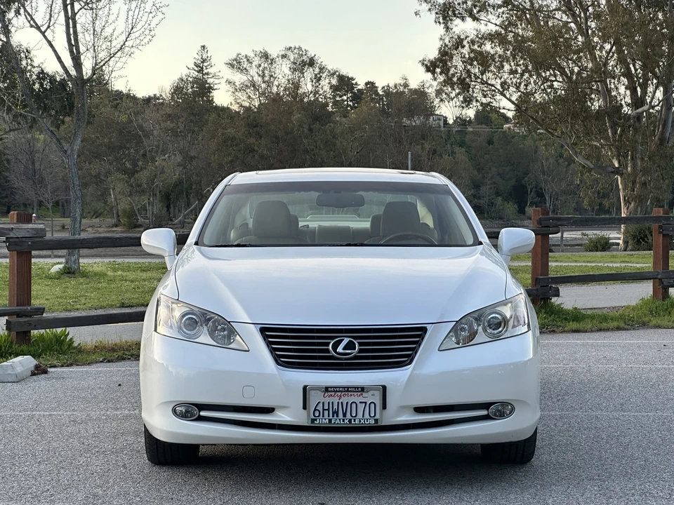 2009 Lexus ES 5th Gen - Image 3 of 31