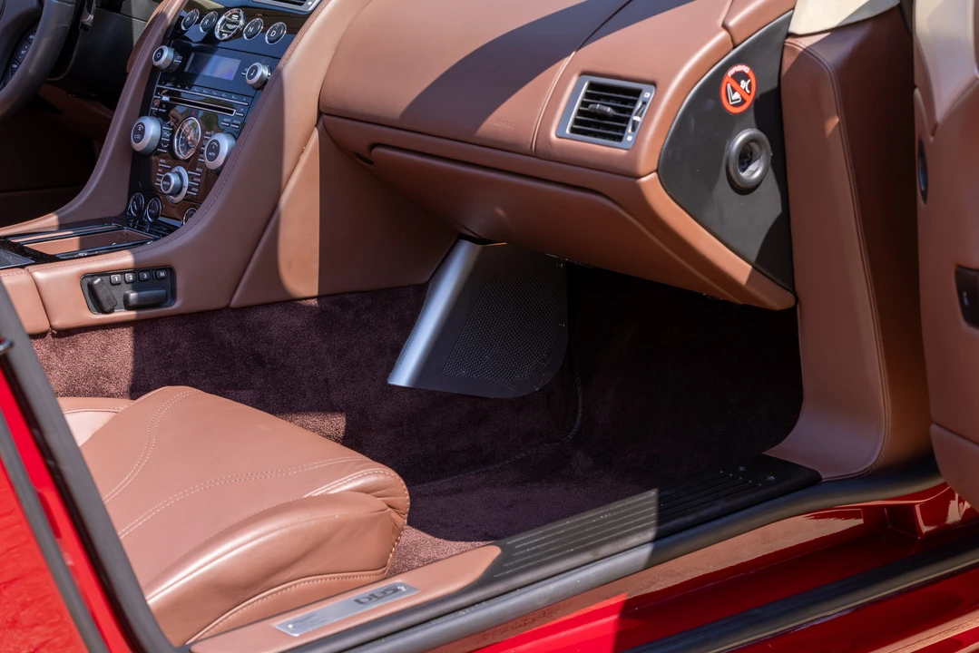 2010 Aston Martin DBS (2008-2012) - Image 28 of 31