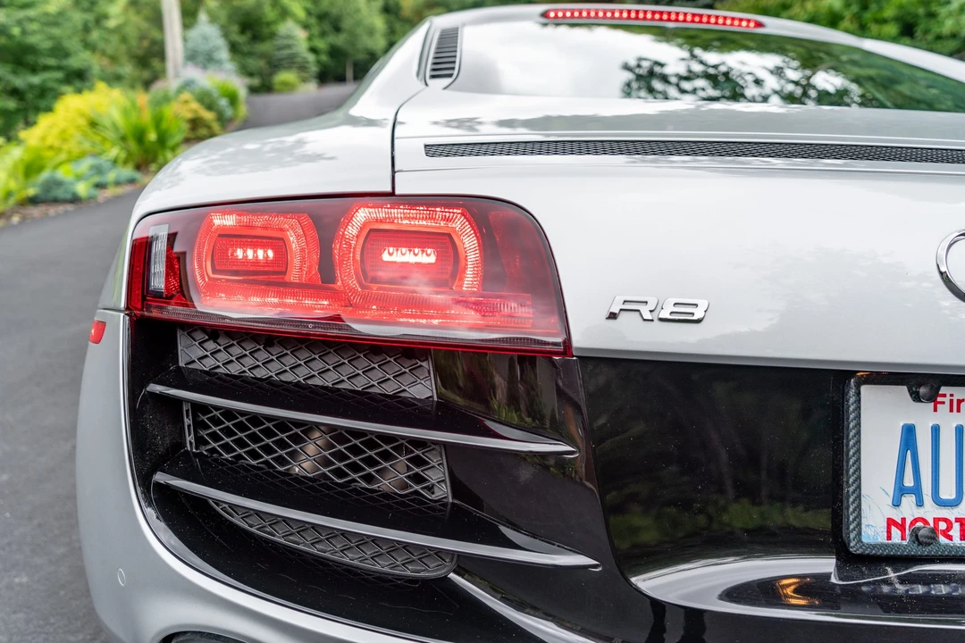 2010 Audi 42 R8 - Image 16 of 31