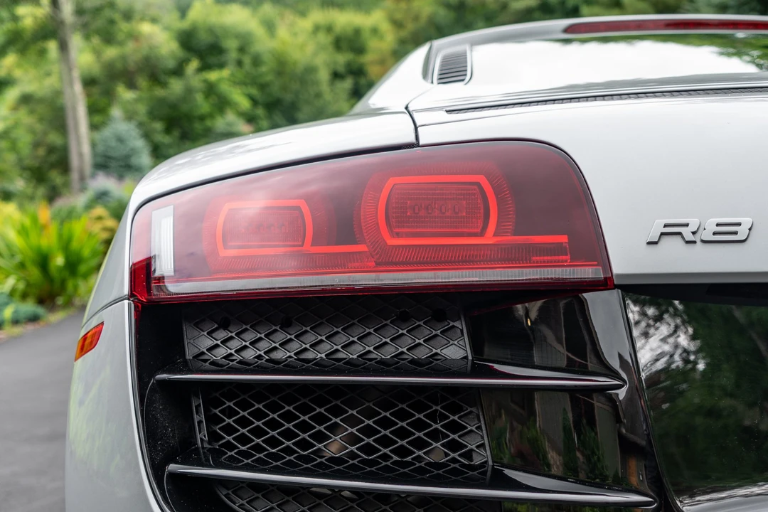 2010 Audi 42 R8 - Image 14 of 31