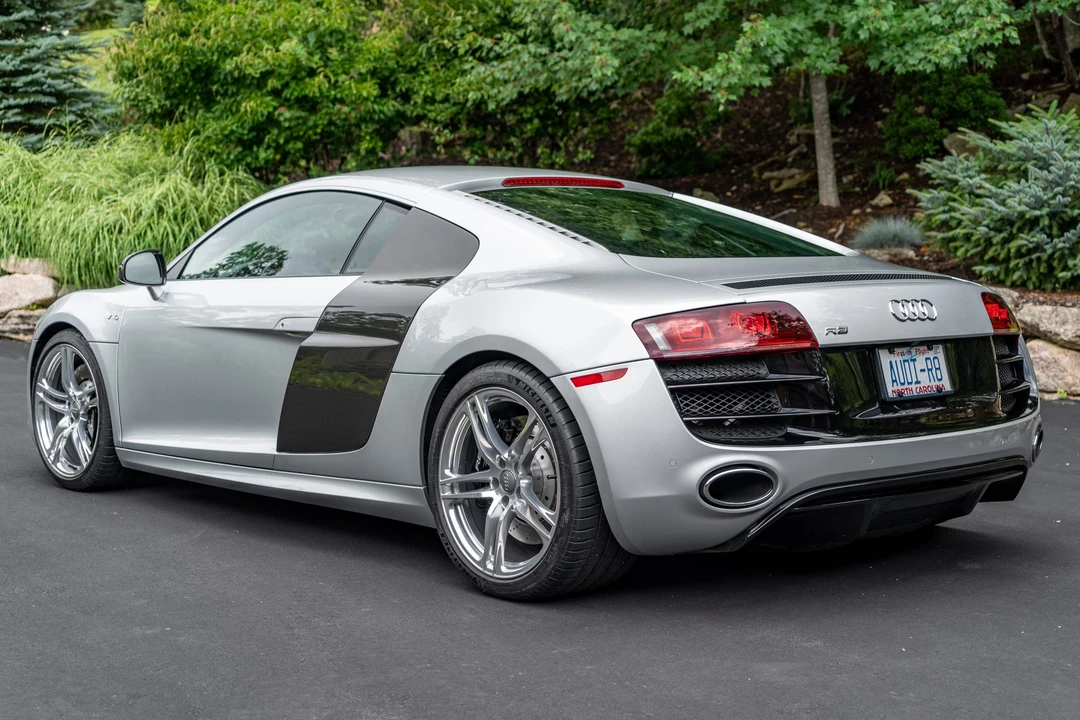 2010 Audi 42 R8 - Image 8 of 31