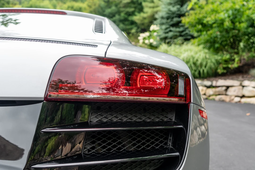 2010 Audi 42 R8 - Image 15 of 31