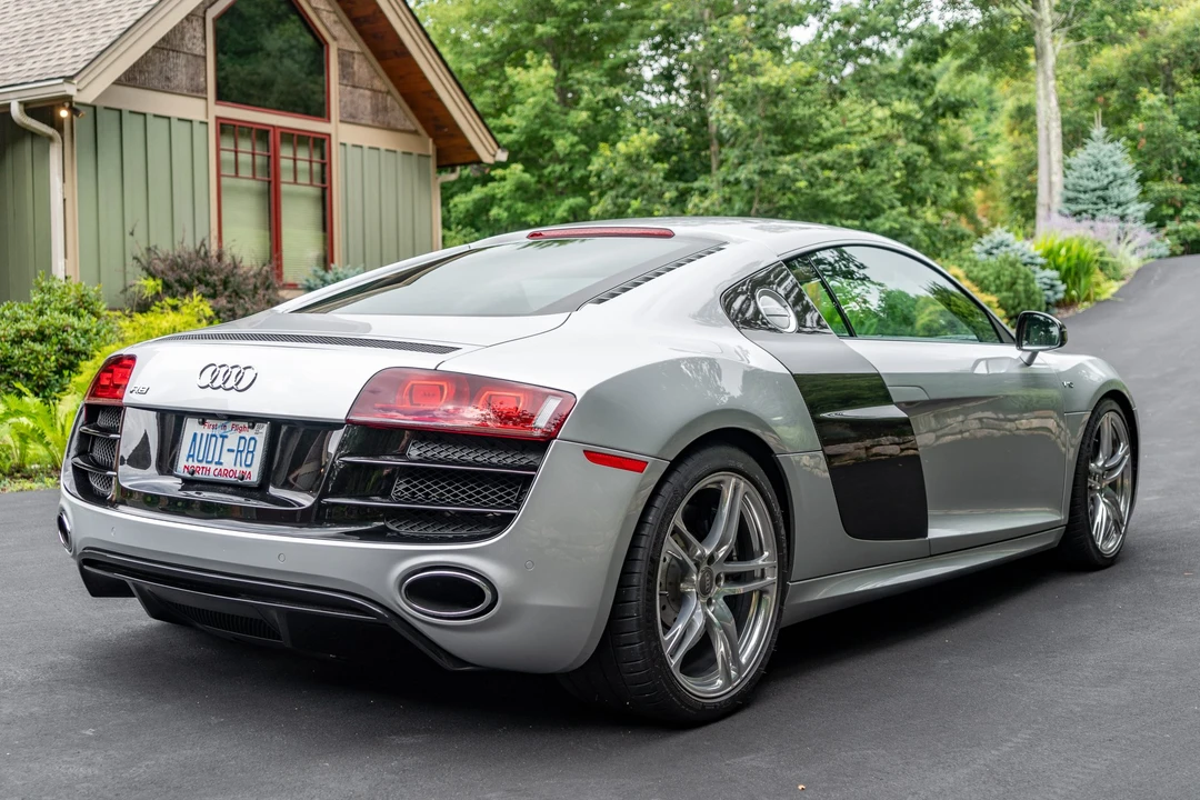 2010 Audi 42 R8 - Image 6 of 31