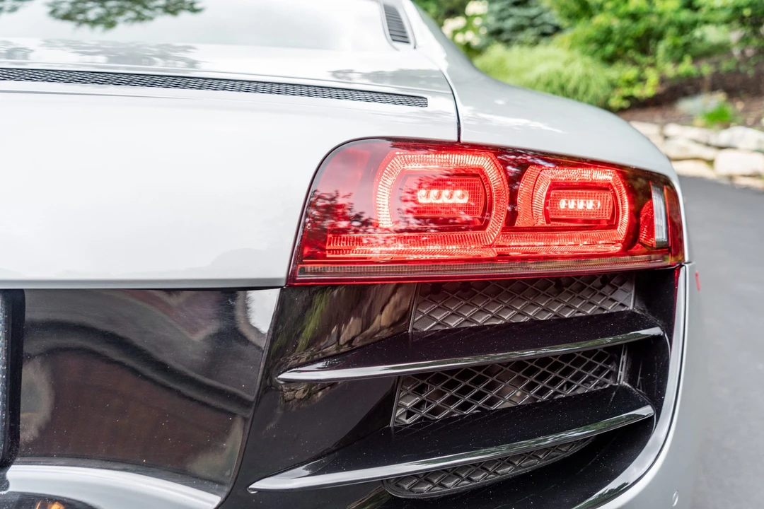 2010 Audi 42 R8 - Image 17 of 31