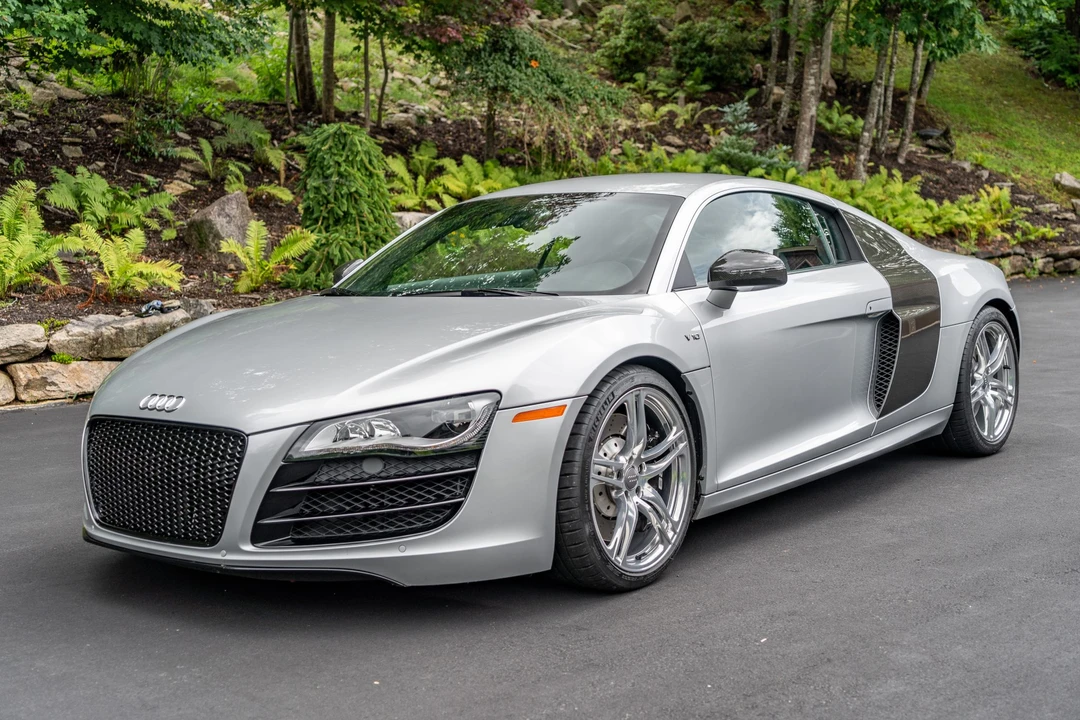2010 Audi 42 R8 - Image 2 of 31