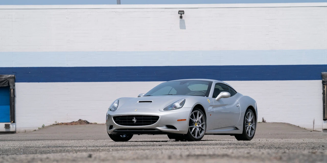 2010 Ferrari California - Image 2 of 31