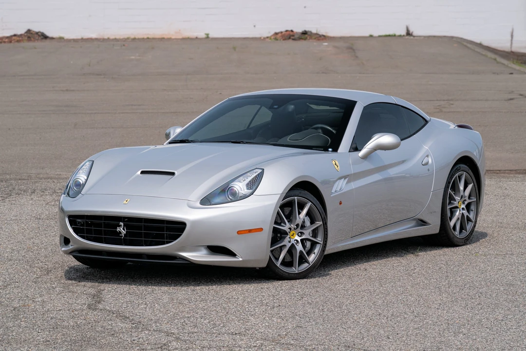 2010 Ferrari California - Image 12 of 31