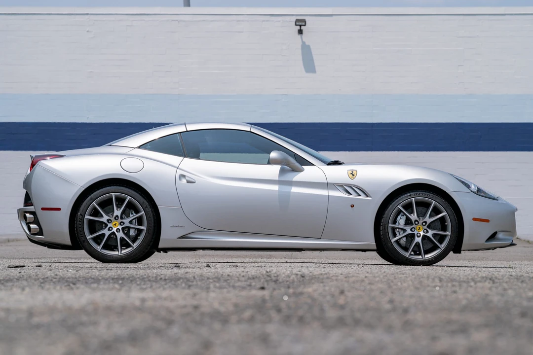 2010 Ferrari California - Image 27 of 31