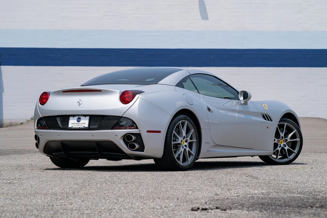 2010 Ferrari California - Image 24 of 31