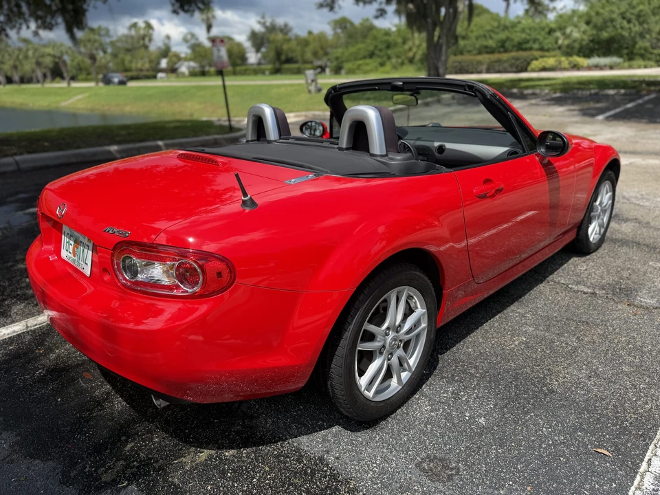 2010 Mazda NC MX-5 Miata - Image 13 of 31