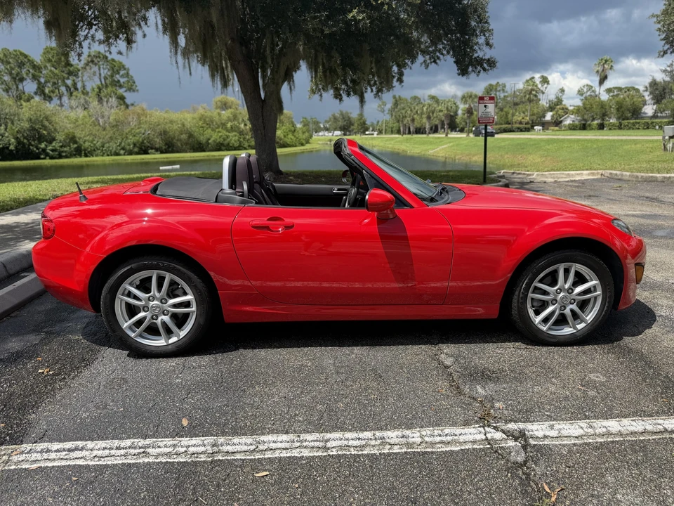 2010 Mazda NC MX-5 Miata - Image 12 of 31