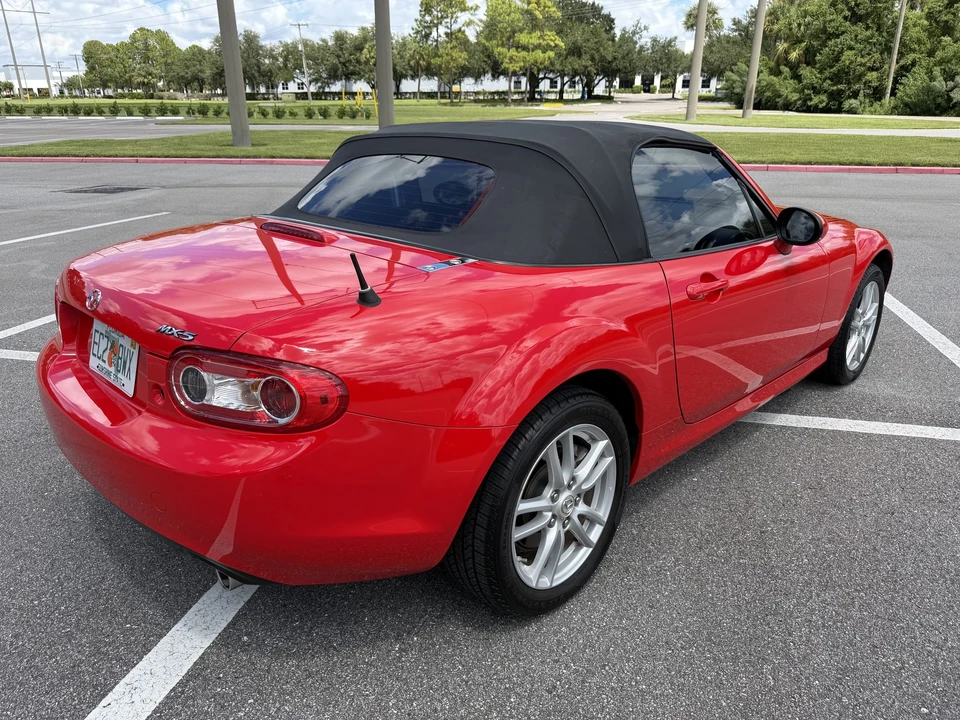 2010 Mazda NC MX-5 Miata - Image 16 of 31