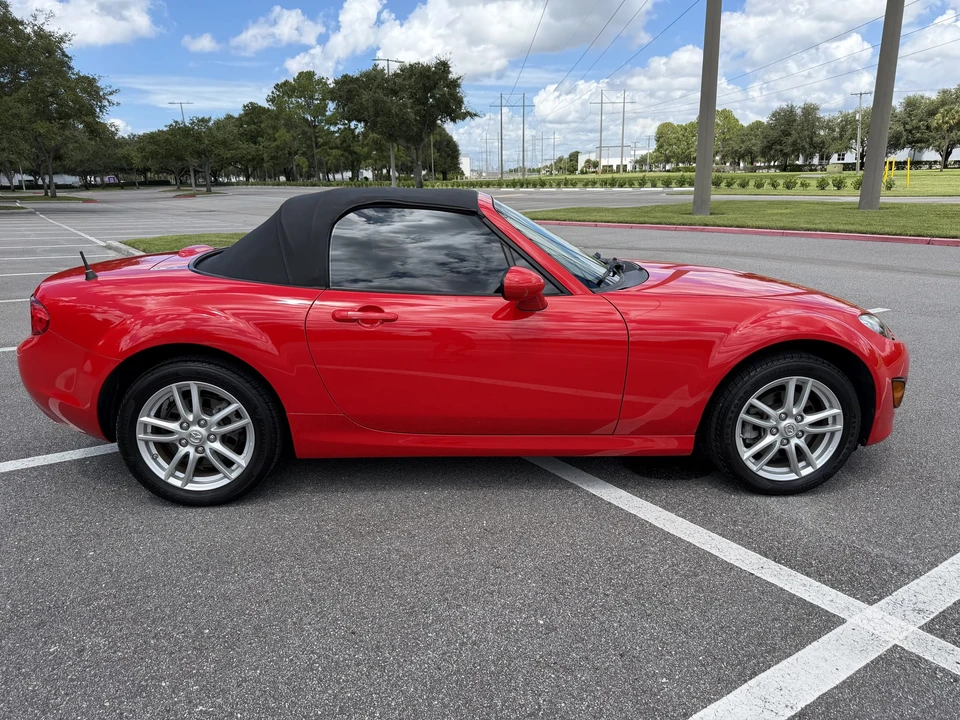 2010 Mazda NC MX-5 Miata - Image 17 of 31