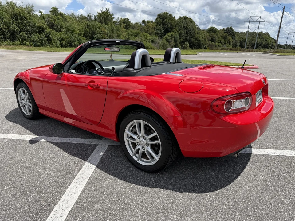 2010 Mazda NC MX-5 Miata - Image 4 of 31