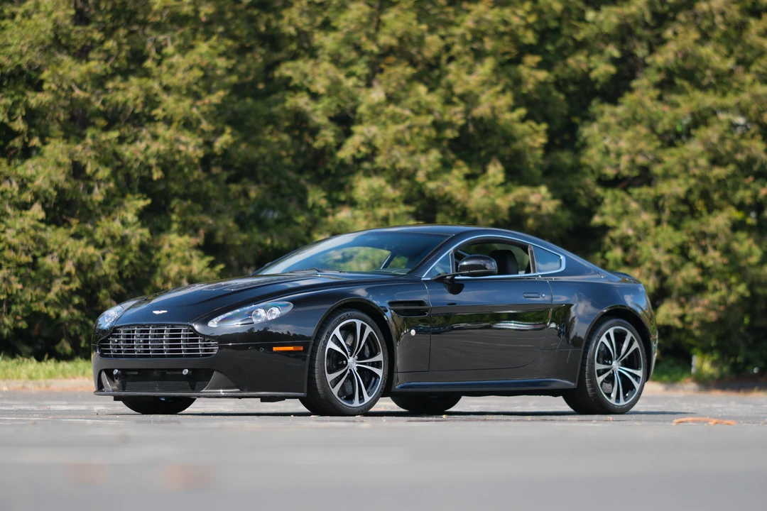 2011 Aston Martin V12 Vantage (2010-2018) - Image 3 of 31