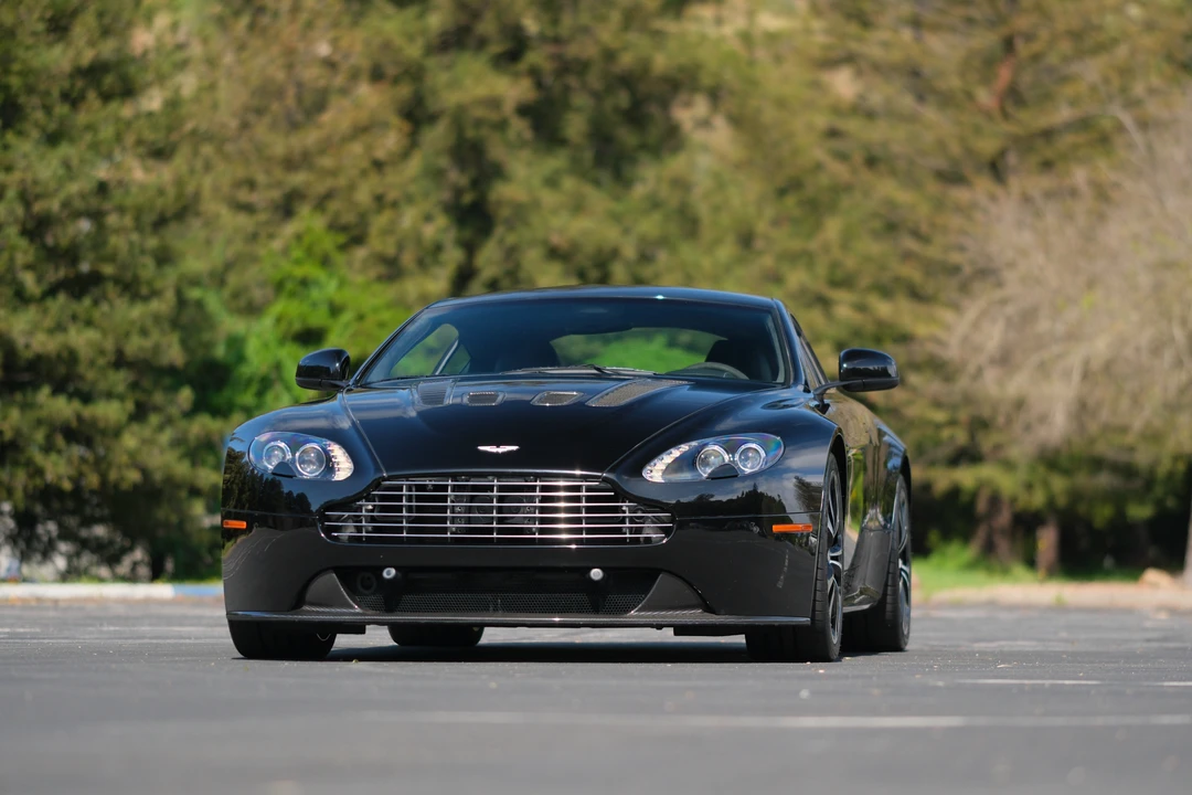 2011 Aston Martin V12 Vantage (2010-2018) - Image 5 of 31