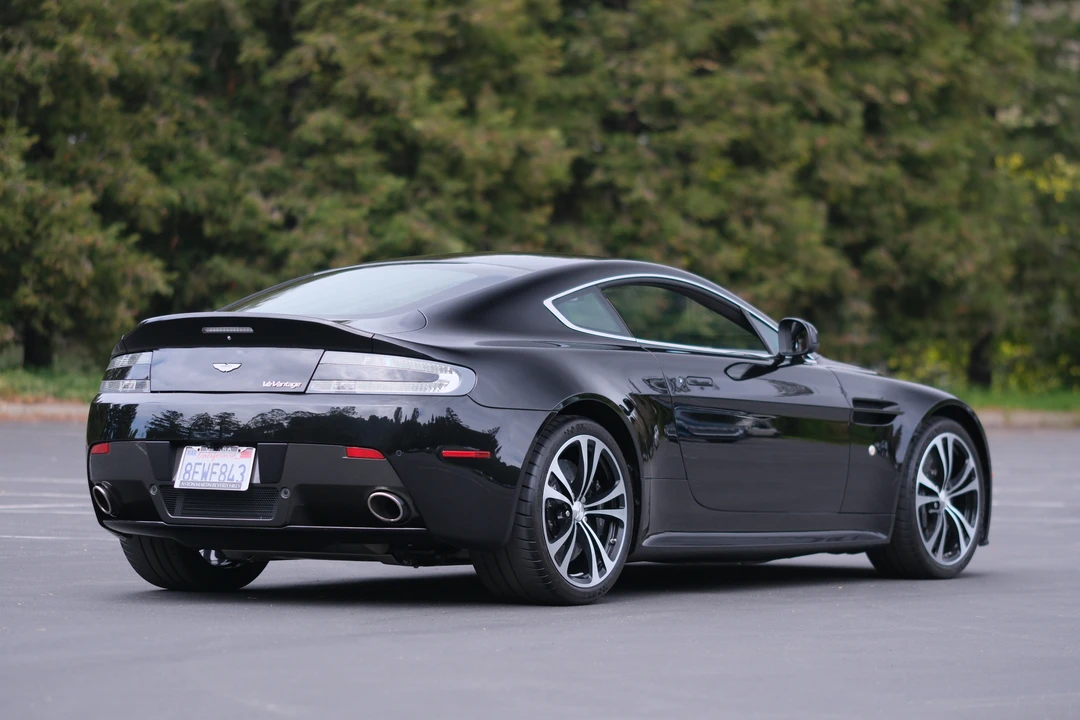 2011 Aston Martin V12 Vantage (2010-2018) - Image 12 of 31