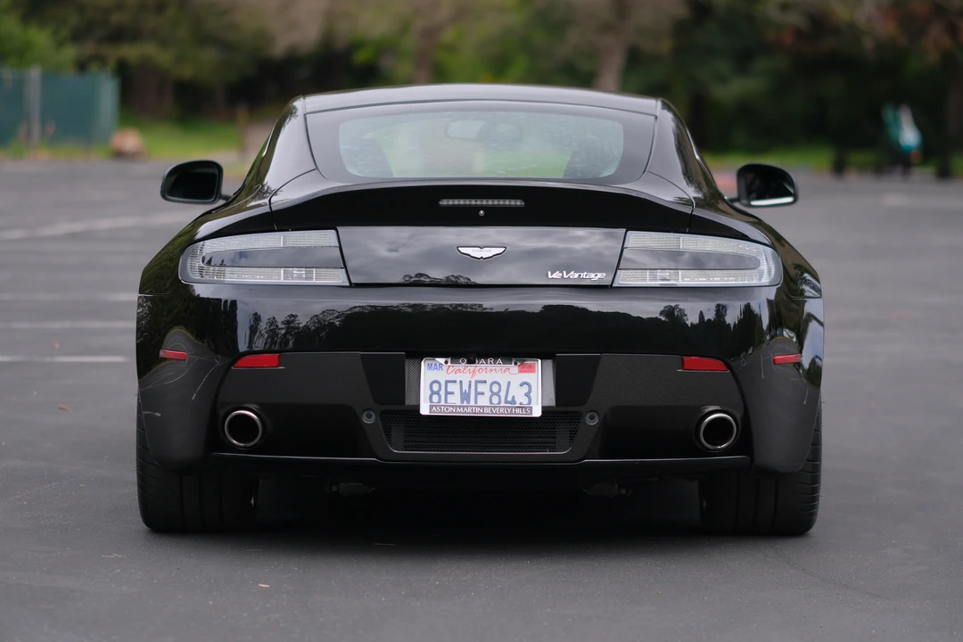 2011 Aston Martin V12 Vantage (2010-2018) - Image 14 of 31
