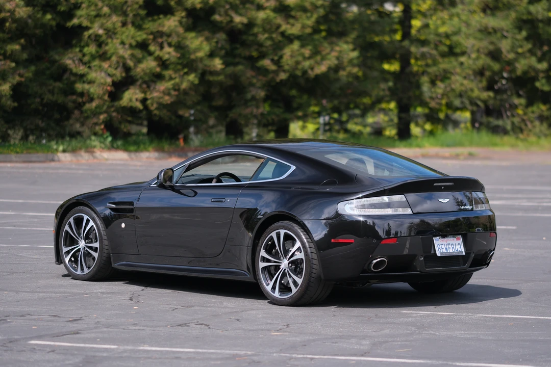 2011 Aston Martin V12 Vantage (2010-2018) - Image 15 of 31