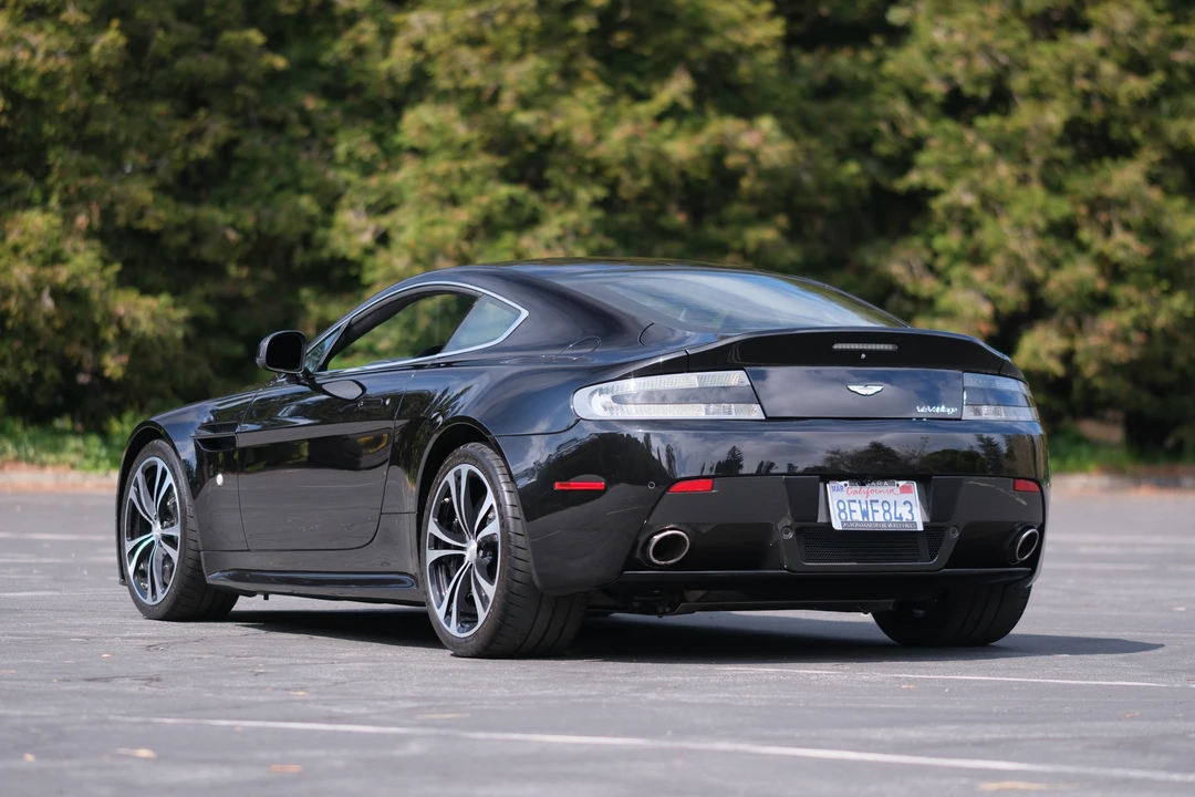 2011 Aston Martin V12 Vantage (2010-2018) - Image 16 of 31