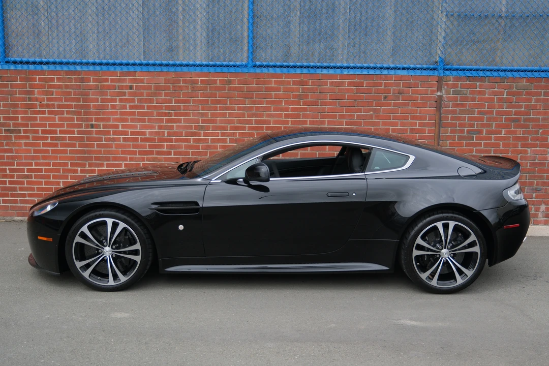 2011 Aston Martin V12 Vantage (2010-2018) - Image 25 of 31