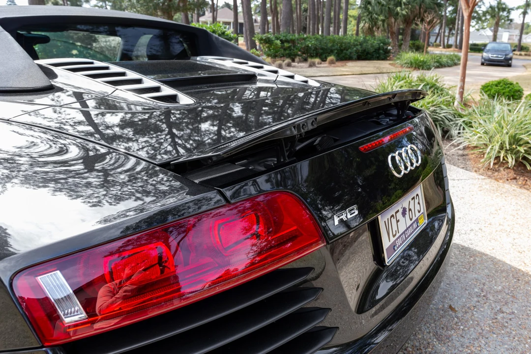 2011 Audi 42 R8 - Image 26 of 31