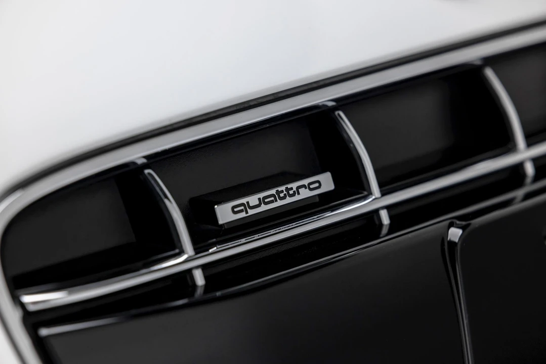 2011 Audi 42 R8 - Image 25 of 31