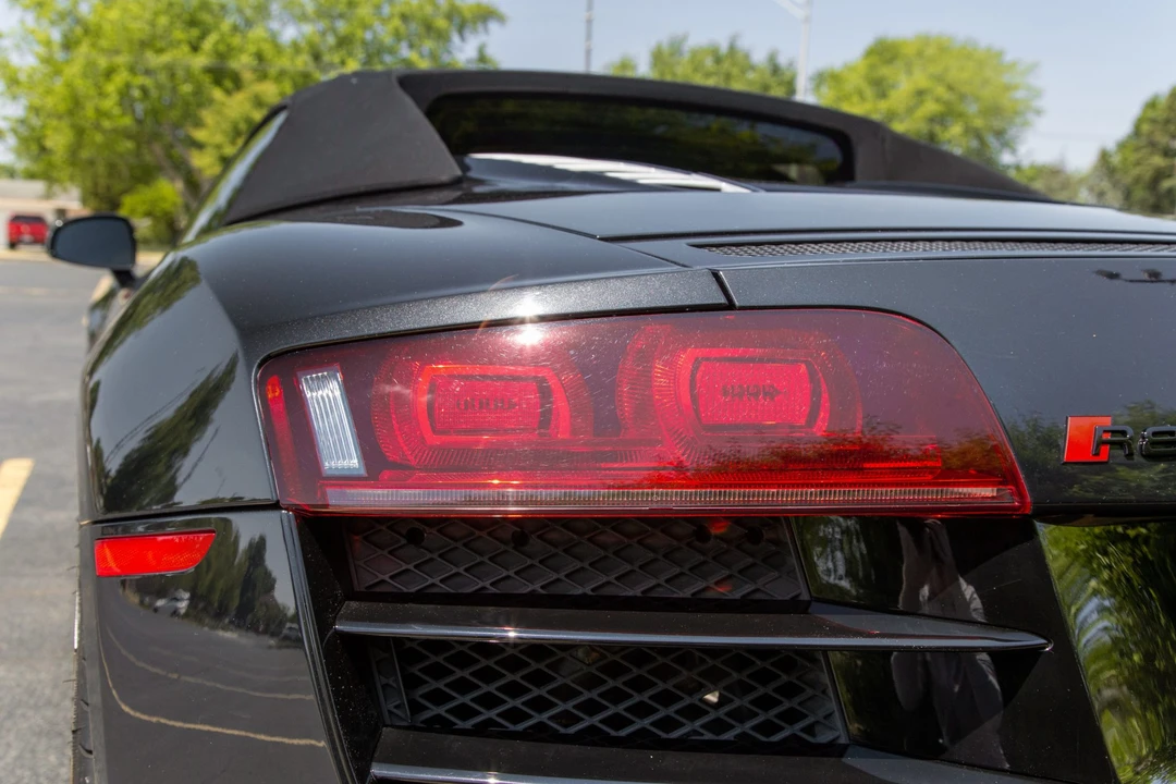 2011 Audi 42 R8 - Image 26 of 31