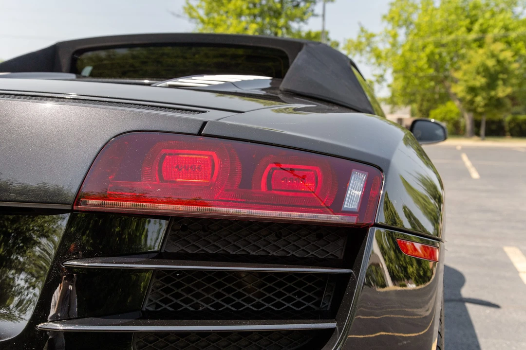 2011 Audi 42 R8 - Image 27 of 31
